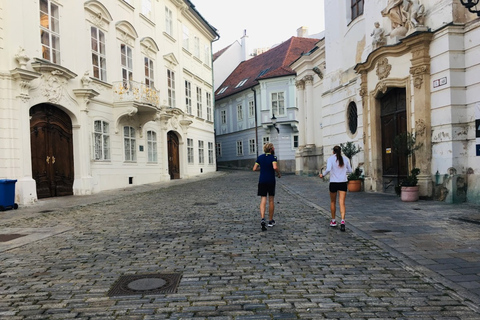 Bratislava: City Highlights Running TourBratislava: City Highlights Running Tour veckodag