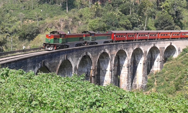 Ella: wandeling naar Little Adam's Peak, de brug met negen bogen