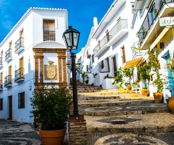 Malaga: Frigiliana & Nerja Tour with Local Product Tastings