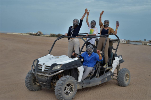 Hurghada: Safari quadami i buggy z kolacją i pokazem