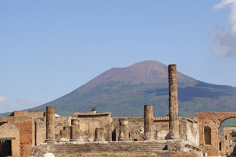 Napels: shuttlebus naar PompeiiShuttlebus naar Pompeii - vertrek om 09:20 uur