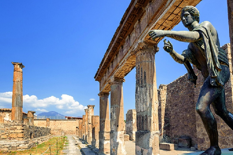 Napels: shuttlebus naar PompeiiShuttlebus naar Pompeii – vertrek om 11.05 uur