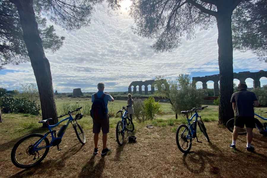 Rom: Appian Way E-Bike Tour mit Katakomben, Aquädukten und Essen