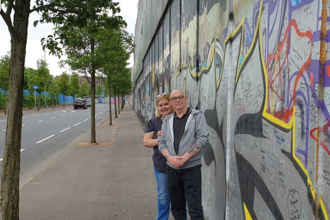 Belfast: taxitour met muurschilderingenTour met ophalen en inleveren in het stadscentrum