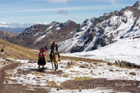 Da Cusco, 2 giorni Rainbow Mountain Trekking e Camping Trip - Hizvo