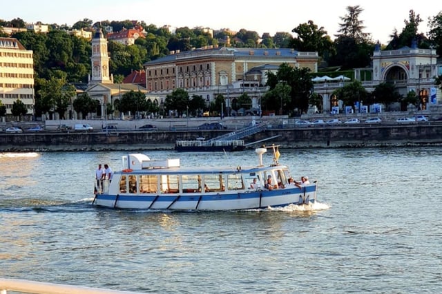 Budapest: 1-stündige private Bootsfahrt