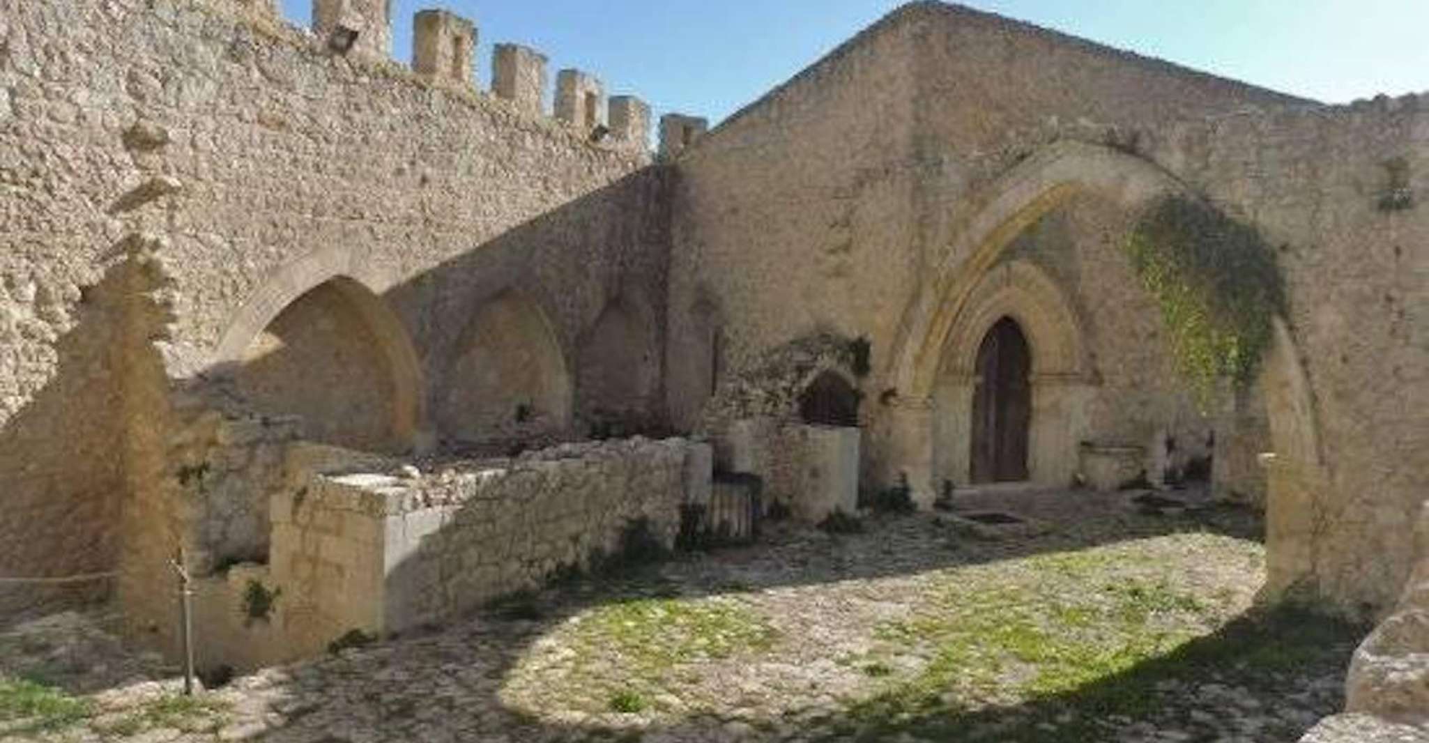 ムサモーリ , ニッソニア 城 , 教会 の 散歩 - Hizvo