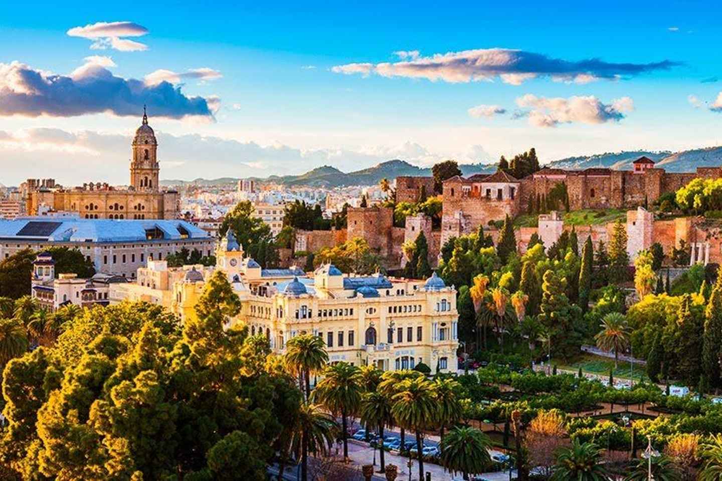 Mlaga: Cathedral, Alcazaba, Roman Theater Walking Tour - Málaga: Cathedral, Alcazaba, Roman Theater Walking Tour