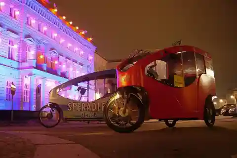 Berlin Express: Private 1-stündige E-Rikscha-Fahrt