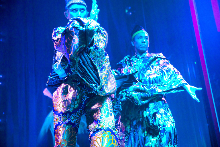 Tokio: Ginza Cabaret Show KONPARU con Bebida