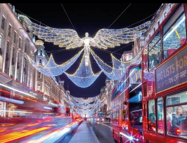 Visit London Christmas Lights by Night Open-Top Bus Tour in Londres