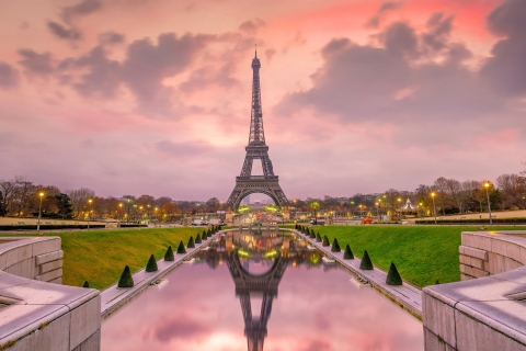 Paris: Smartphone Scavenger Hunt and City Tour