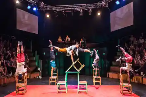 Siem Reap: Phare, circo cambojano com traslados de Tuk-Tuk