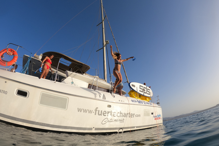 Fuerteventura: Sunset Catamaran Trip to Lobos Island Private Trip