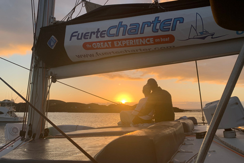 Fuerteventura: Sunset Catamaran Trip to Lobos Island Private Trip