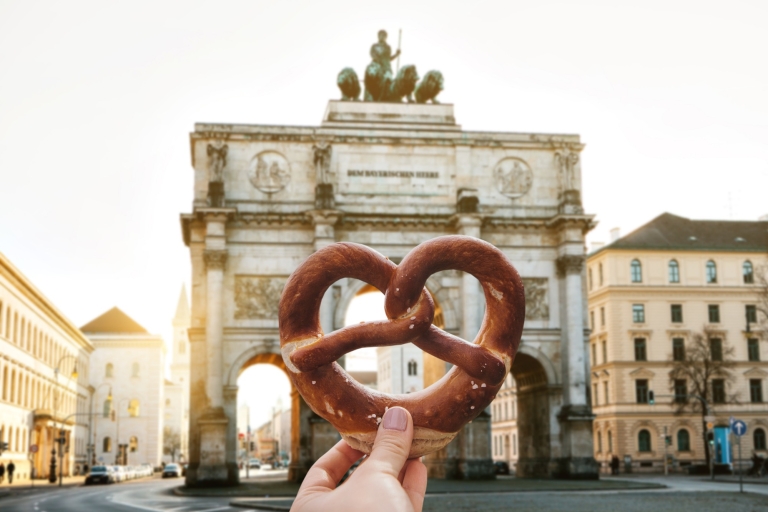 Munich: Self-Guided Scavenger Hunt and City Walking Tour