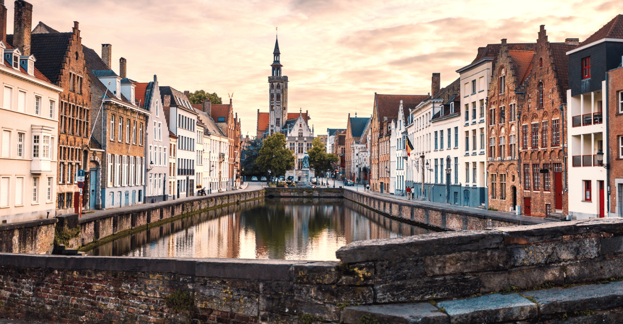 Bruges, Self-Guided Highlights Scavenger Hunt & Walking Tour - Hizvo