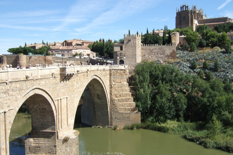 Toledo: Self-Guided Scavenger Hunt and City Walking Tour