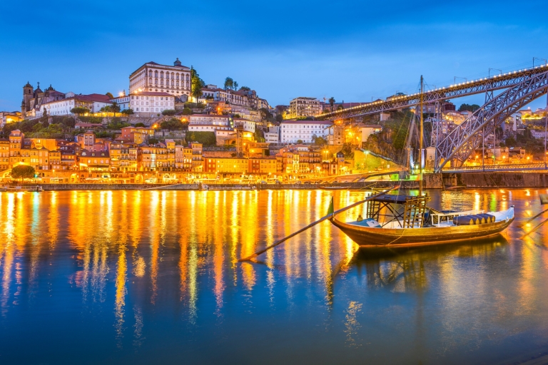 Porto: Self-Guided Scavenger Hunt and City Walking Tour