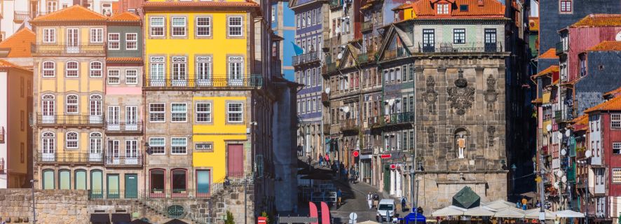 Porto Highlights Self-Guided Scavenger Hunt and City Tour