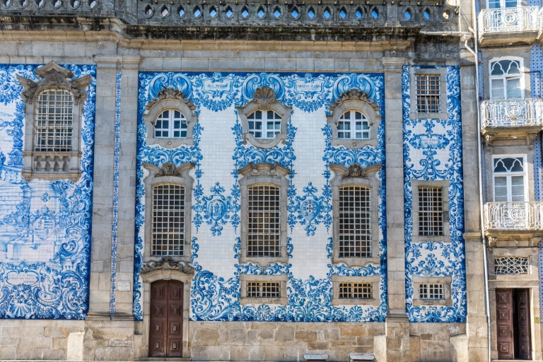 Porto: Self-Guided Scavenger Hunt and City Walking Tour