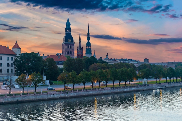 Riga Highlights Selbstgeführte Schnitzeljagd und WandertourRiga: Selbstgeführte mobile Schnitzeljagd und Walking Tour