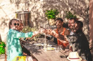 Desde Split: tour a las cataratas del Krka, comida y cata de vino