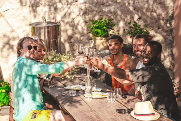 Desde Split: tour de degustación de comida y vino y cascadas de Krka