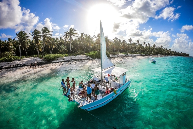 Punta Cana : excursion en catamaran en groupe avec boissons et collations