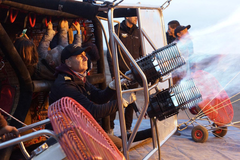 Marrakech: Sunrise Hot Air Balloon Flight and Berber Breakfast