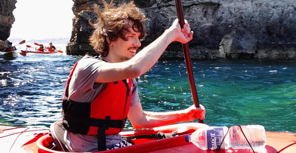 Gozo: Avventura guidata in kayak a Comino e alla Laguna Blu