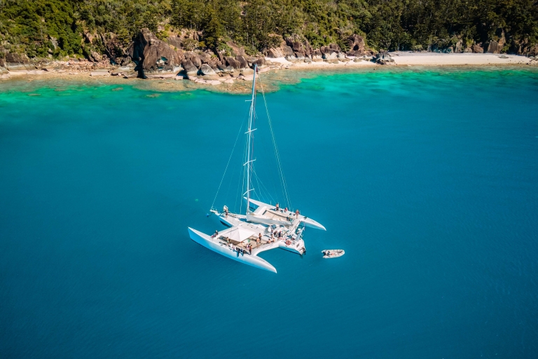 Airlie Beach: 2-Day, 2-Night Whitsunday Islands Sailing Tour