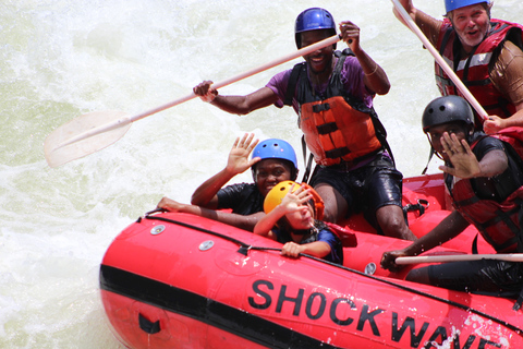 Fleuve Zambèze : rafting en eaux vives adapté aux enfantsDepuis les chutes Victoria : rafting en eau vive adapté aux enfants