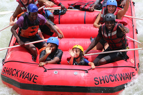 Fleuve Zambèze : rafting en eaux vives adapté aux enfantsDepuis les chutes Victoria : rafting en eau vive adapté aux enfants