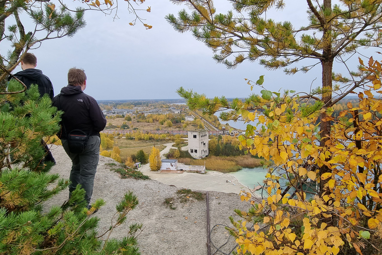 Tallinn: Excursão de um dia às falésias costeiras e à pedreira submersa de RummuTallinn: Passeio de um dia pelos penhascos costeiros e pela pedreira submersa de Rummu