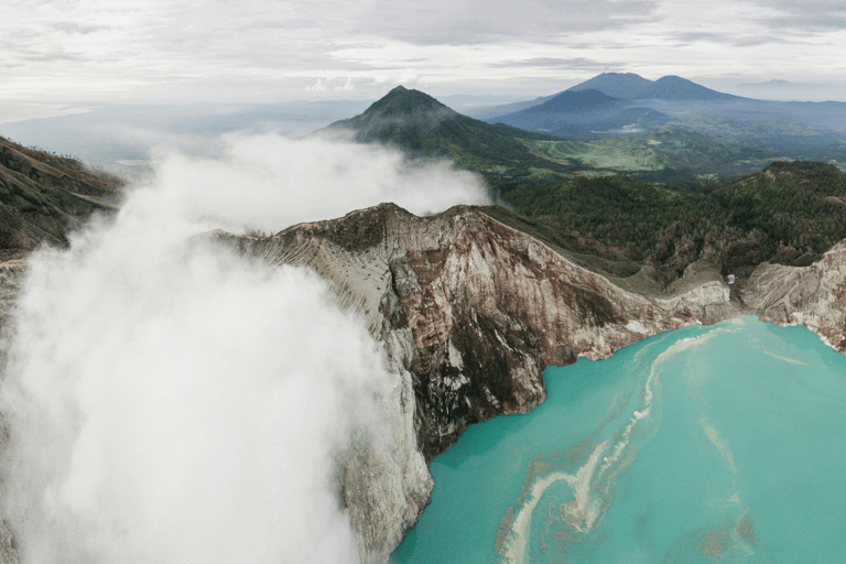 Banyuwangi: Ijen Volcano Blue Fire & Osing Village Tour
