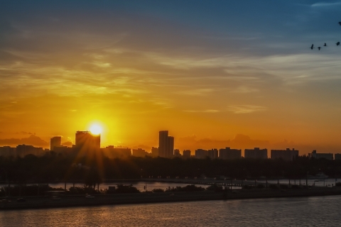 Miami : tour privé en hélicoptère au coucher du soleil