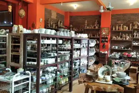Yogyakarta: Make Your Own Chocolate Monggo and Pottery