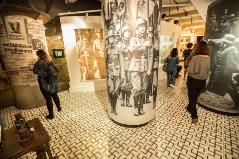 Cracovia: visita guiada al museo de la fábrica de esmalte de Oskar SchindlerTour en francés