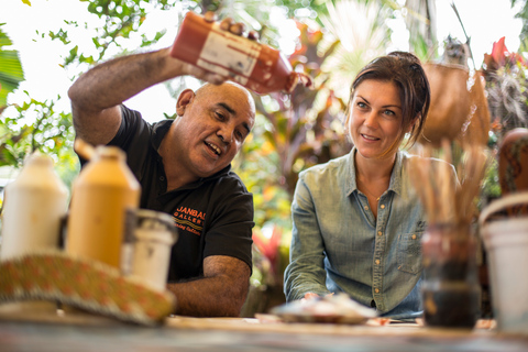 Cairns: Escursione di un giorno intero con pranzo all&#039;insegna dell&#039;arte e della cultura aborigena