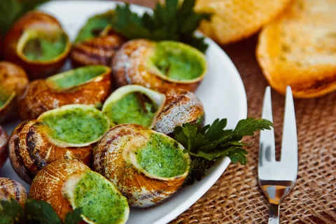 Les Marais: French Tastes and Drinks Private Foodie Tour