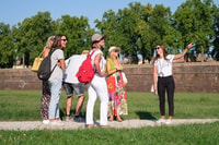 Lucca, Aperitivo Abendessen und Weintour - Hizvo