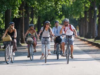 Lucques : 3 heures d'aventure gastronomique Bikes & Bites comme un local