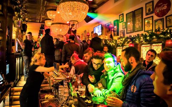 Berlin: Silvester-Pub-Crawl mit Getränken