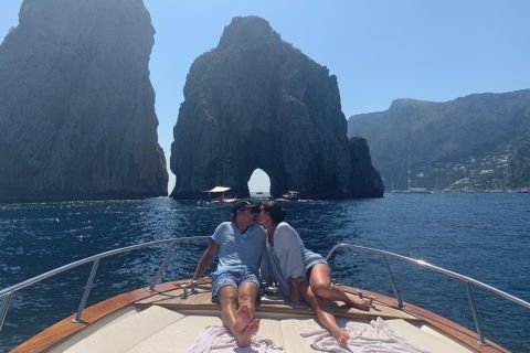Sorrento: tour privato in barca di Capri, Ischia e Procida