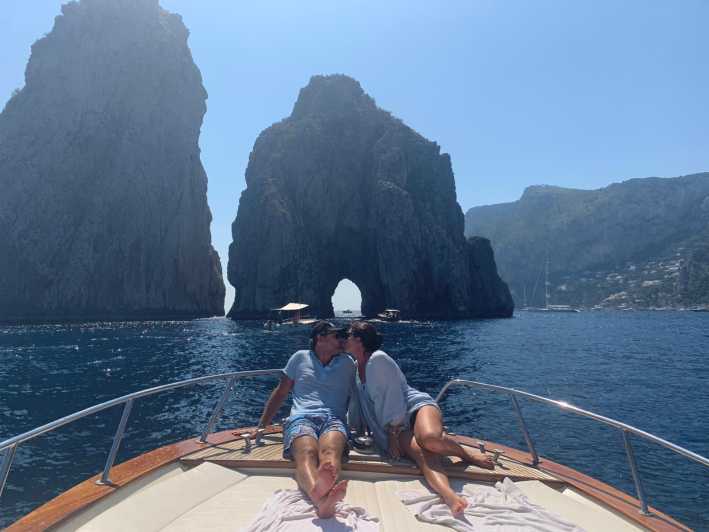 Sorrento: tour privato in barca di Capri, Ischia e Procida