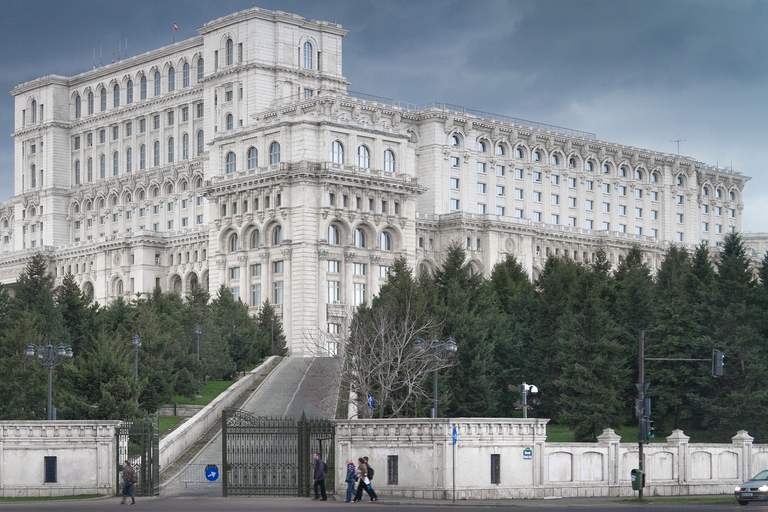 Bucharest: Palace of Parliament Tickets and Guide Bucharest : Palace of Parliament Tour with Local Guide