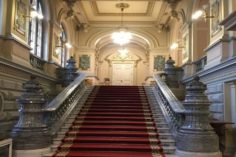 Bucharest: Cotroceni Palace Entry Ticket and Guided Tour