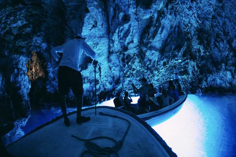 Split: Cueva Azul, 5 Islas y Excursión en Lancha Rápida con Snorkel