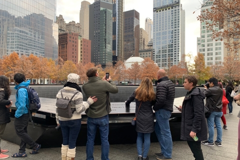 NYC: Miejsce pamięci 11 września i piesza wycieczka po dzielnicy finansowej9/11 Memorial and Financial District Walking Tour – francuski
